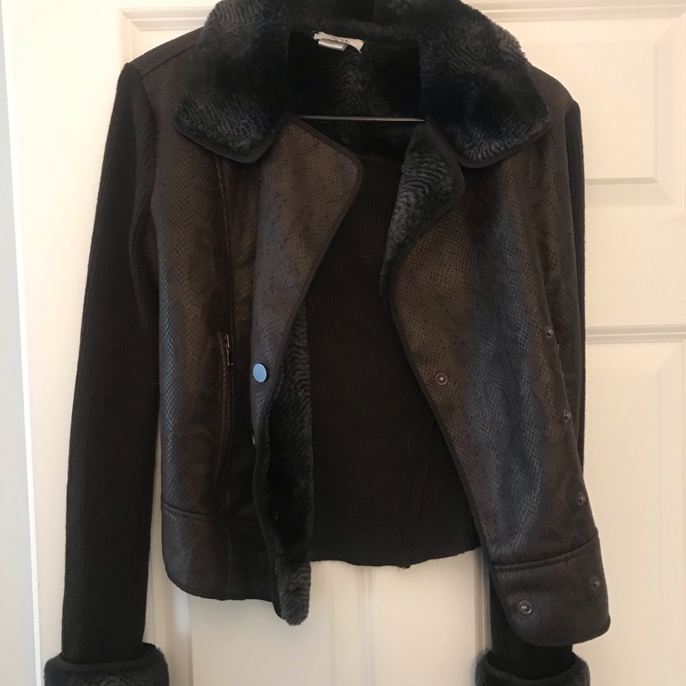 Cache beautiful furry snakeskin sweater / jacket